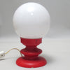 Petite lampe boule sur pied tulipe rouge Années 70 Petite lampe boule sur pied tulipe rouge Années 70
