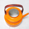 Bouilloire scandinave en métal émaillé orange Bouilloire scandinave en métal émaillé orange
