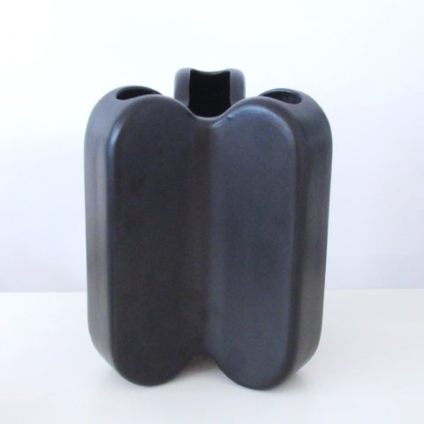 Reservé JLD Grand vase noir Sculpture Ambrogio Pozzi 1968