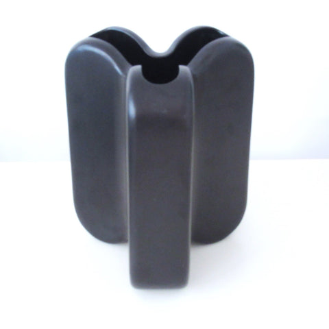 Reservé JLD Grand vase noir Sculpture Ambrogio Pozzi 1968