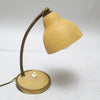 Petite lampe de bureau vintage beige Années 50/60 Petite lampe de bureau vintage beige Années 50/60