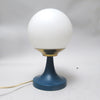 Petite lampe boule sur pied tulipe bleu Années 60 Petite lampe boule sur pied tulipe bleu Années 60