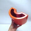 Vase courbe en céramique orange Curcio 1970 Vase courbe en céramique orange Curcio 1970