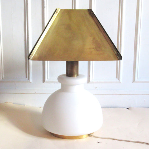 Grande lampe moderniste en verre et laiton Années 60