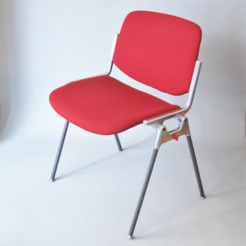 Chaise DSC rouge Giancarlo Piretti Anonima Castelli