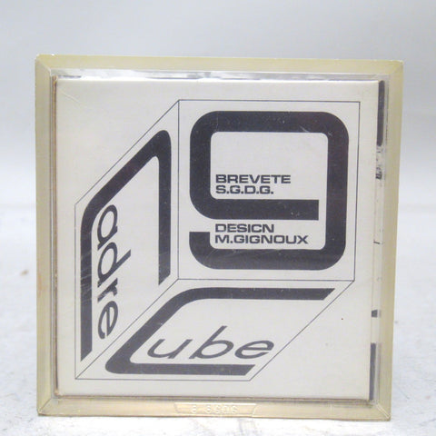 Cadre Cube en plexiglas Gignoux Bac Design 1970