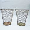 Paire de corbeilles en treillis de métal Années 50 Paire de corbeilles en treillis de métal Années 50