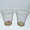 Paire de corbeilles en treillis de métal Années 50 Paire de corbeilles en treillis de métal Années 50
