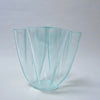 Vase mouchoir en plexiglas Guzzini 1970 Vase mouchoir en plexiglas Guzzini 1970