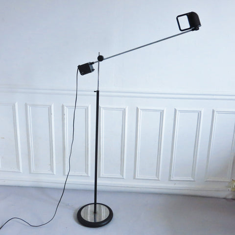 Lampadaire Maniglia de Pas d’Urbino Lomazzi Stilnovo 1973