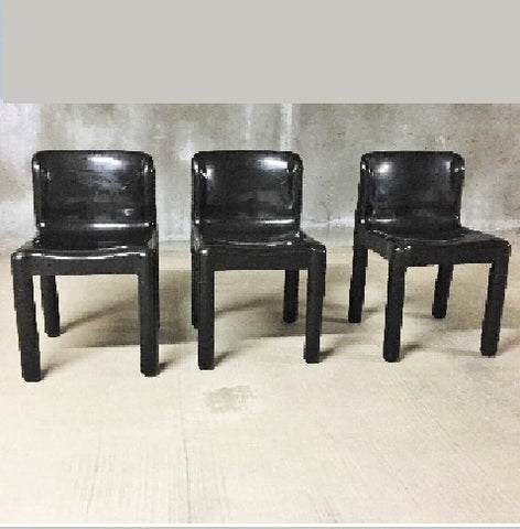 Trois chaises noires  4875 Carlo Bartoli Kartell