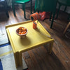 Table basse en fibre de verre jaune Années 70 Table basse en fibre de verre jaune Années 70