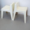 Paire de chaises en fibre de verre blanc Kostka Années 70
