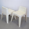 Paire de chaises en fibre de verre blanc Kostka Années 70