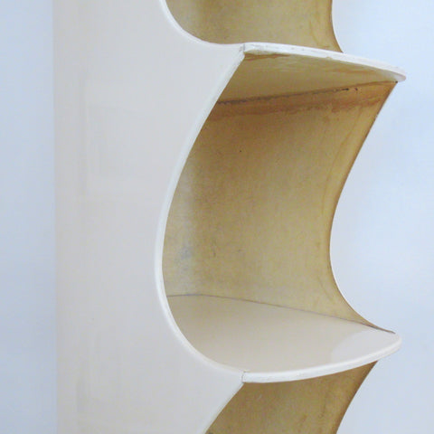 Etagère totem Rodier en fibre de verre Doubroucinskis