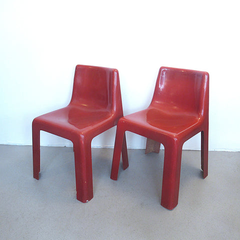 Paire de chaises en fibre de verre rouge années 70