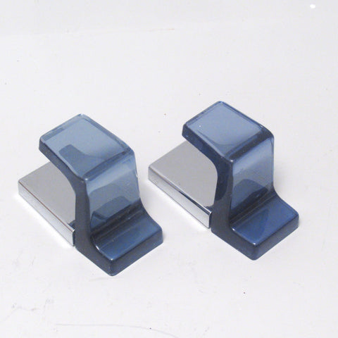 Paire de patères plexi et chrome Annees 1970