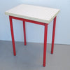Table pliante à quadrillage rouge Années 80