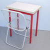 Table pliante à quadrillage rouge Années 80