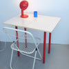 Table pliante à quadrillage rouge Années 80
