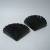 Paire d'appliques coquilles en ceramique noire