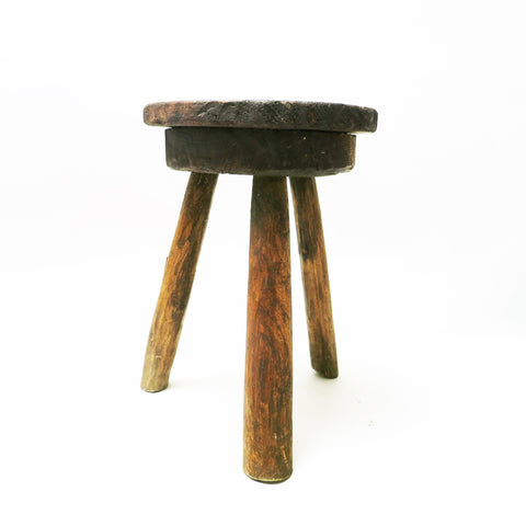 Tabouret tripode rustique