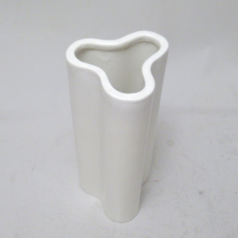 Vase trilobé vetrochina blancAnnées 70
