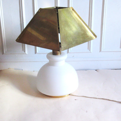 Grande lampe moderniste en verre et laiton Années 60