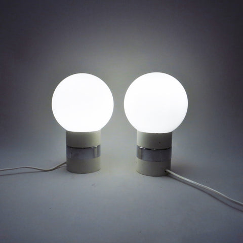 Paire de lampes boule années 70