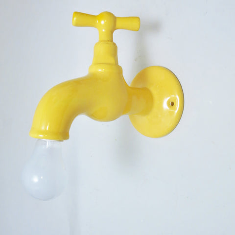 Applique robinet en céramique jaune Années 80