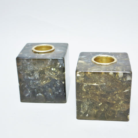 Paire de bougeoirs Cubes en résine fractale vert gris