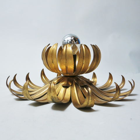 Paire d'appliques Fleurs en métal doré Années 70