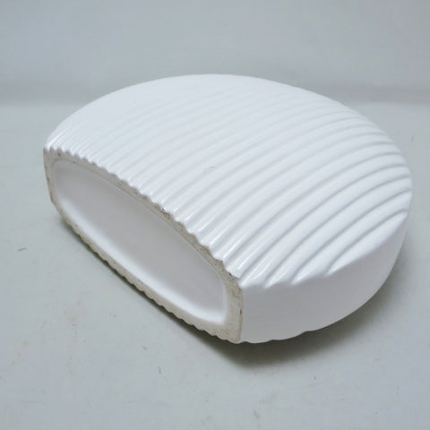 Vase flasque cannelé en céramique blanche Années 80