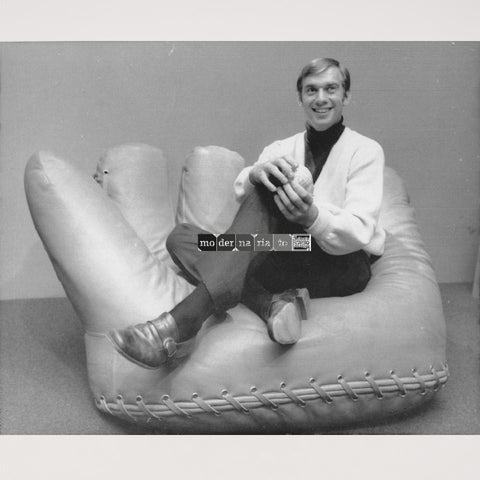 Photographie Stan Bahnsen sur le canapé Joe di Maggio