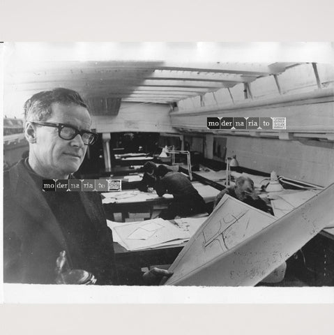 Photographie Ralph Erskine portrait sur son bateau-agence 1964