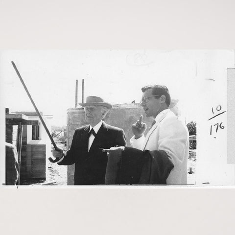 Photographie Portrait des architectes  Frank Lloyd Wright et Nils Schweizer